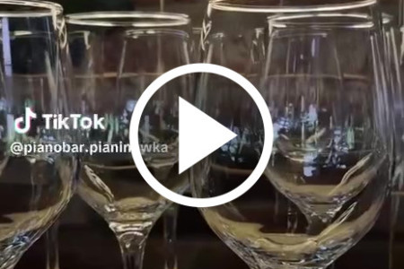 Wynajem Pianino Baru – hit każdej imprezy!